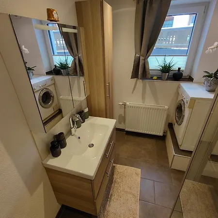 Anni Im Haus Hintertal